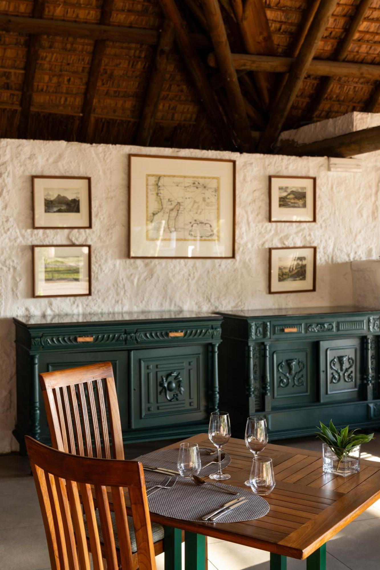 Constance Sakoa Boutik Hotel Trou aux Biches Bagian luar foto